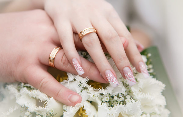 Manicure da sposa: tutte le nail art per il giorno del sì