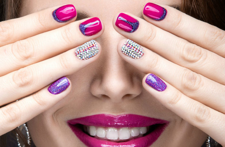 Le unghie rivelano il tuo stato di salute, ecco come leggerle