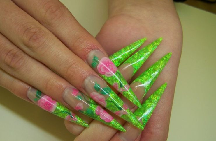 Nail art a stiletto: come realizzarla senza l’estetista
