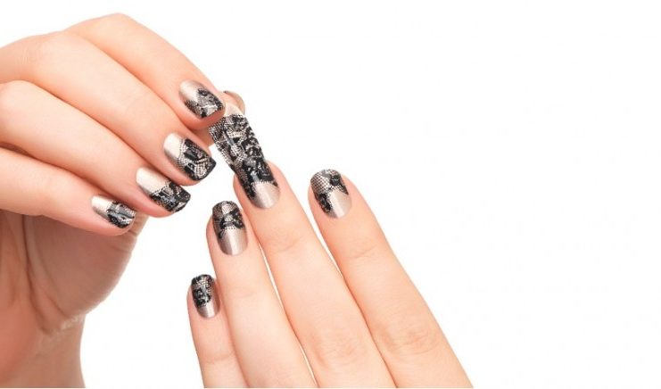 Smalto adesivo: salvatempo e idea regalo per Natale smalto adesivo