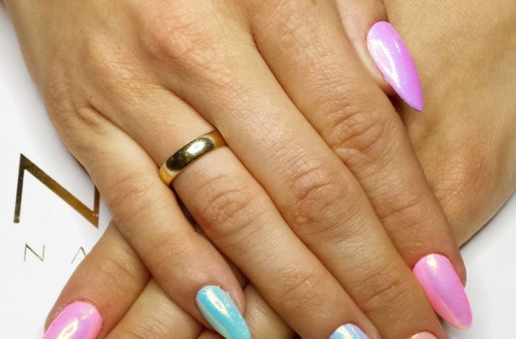 Nail art effetto sirena: il tutorial per realizzarla in pochi step