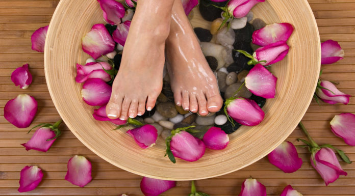 Coccole e bellezza per i piedi, anche in inverno pedicure inverno