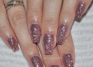 Nail art glitterata: la tendenza in del 2017