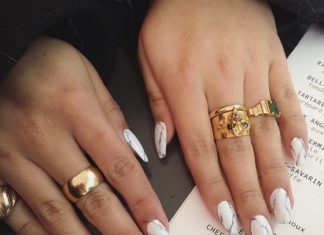 Nail art effetto marmo: i segreti per realizzarla