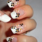 Nail-art-con-fiori-fai-da-te-fiorellini-colorati-con-french-bianca-e-trasparente