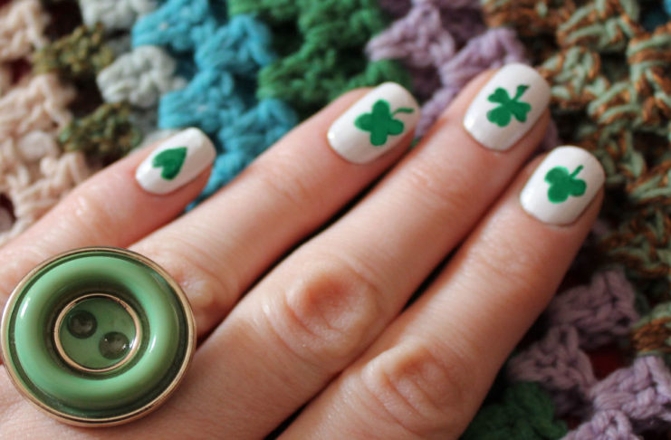 Venerdì 17: tempo di nail art portafortuna nail art portafortuna