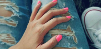 Smalto e abbronzatura: quali i colori migliori per esaltarla abbronzatura_colori_smalto