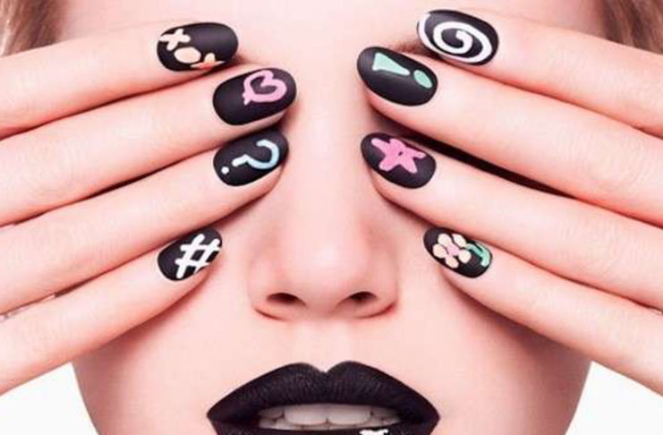 Unghie finte: come avere mani perfette in pochi minuti unghie finte