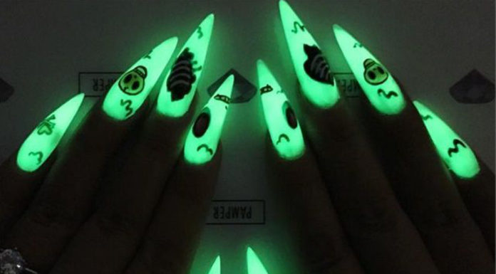 Halloween: tutorial facile per unghie fluorescenti fai da te unghie_fluorescenti_