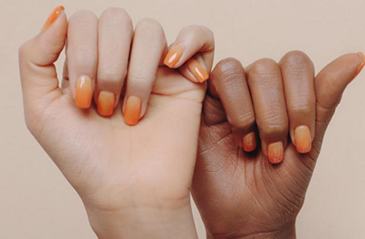 Pelle nera con Photoshop: ritirata pubblicità di smalto coreano stylenanda_corea_pubblicità